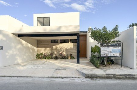 Casa en venta de 3 habitaciones equipada por completo en Cholul al norte de Merida